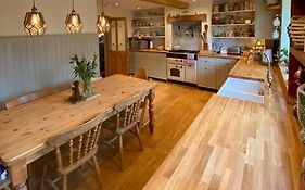 Cottage In The Heart Of Frome